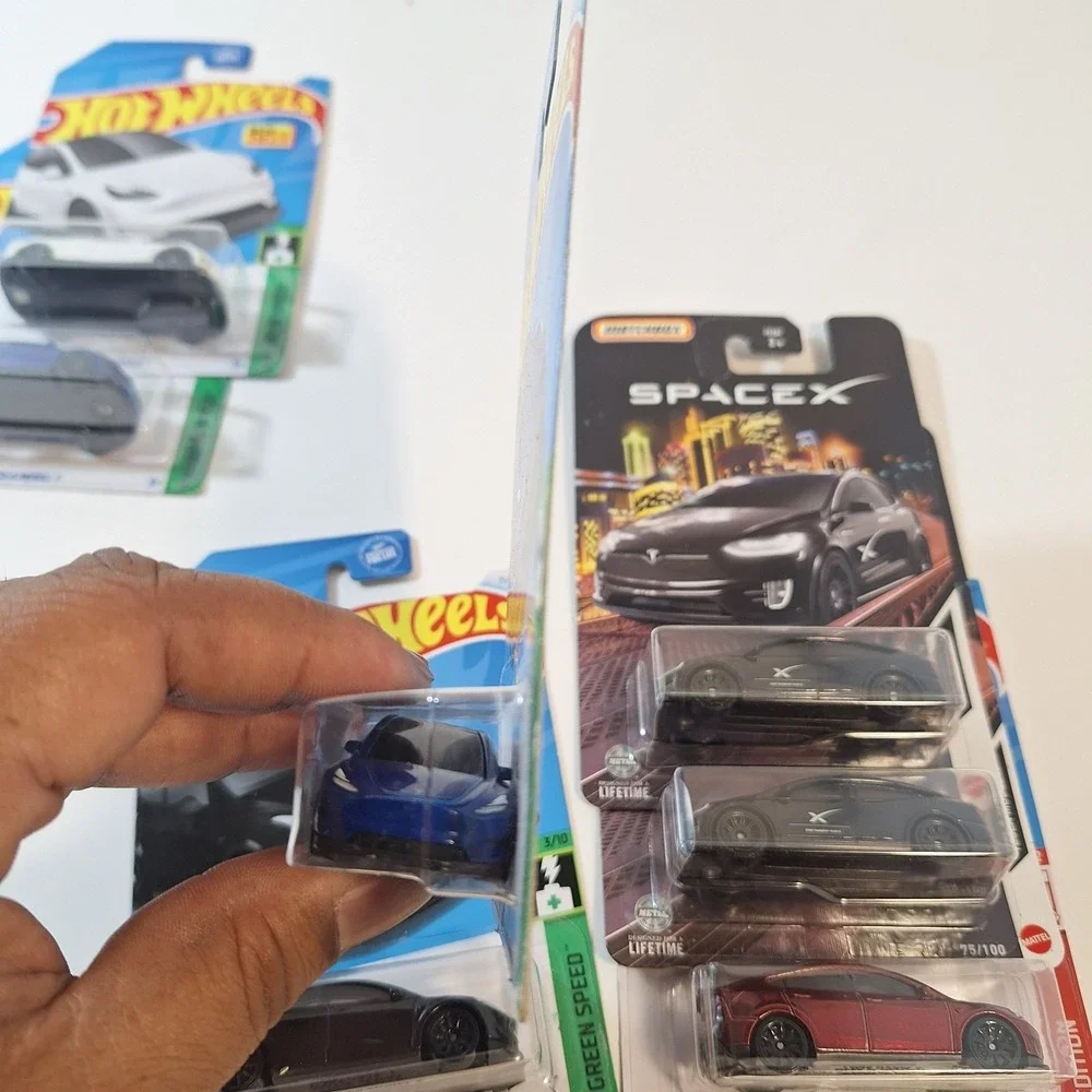 Hot Wheels Tesla 7 Cars Target Red Edition/ Model‎ X/ Black/ White/ Blue